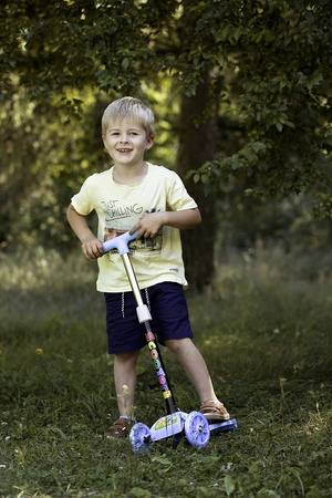 HULAJNOGA TRÓJKOŁOWA DLA DZIECI LED SKRĘTNE KOŁA
