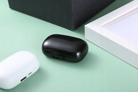 SŁUCHAWKI BEZPRZEWODOWE Sportowe BT5.1 + ETUI